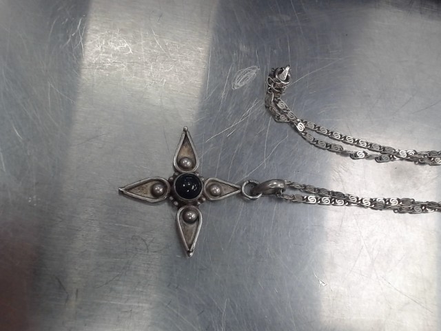 Chaine argent medaillon fleur