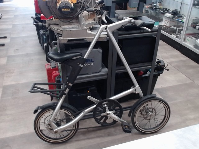 Velo pliable en triangle
