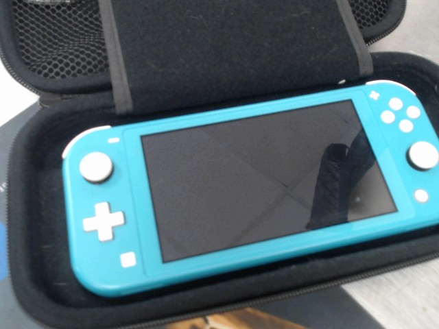 Nintendo switch lite avec pochette