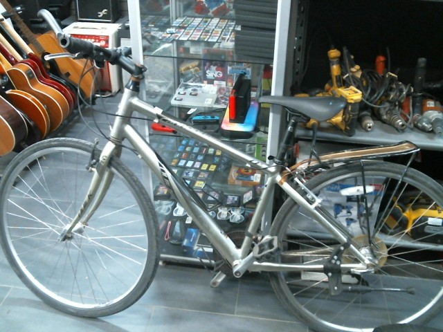 Velo de route gris