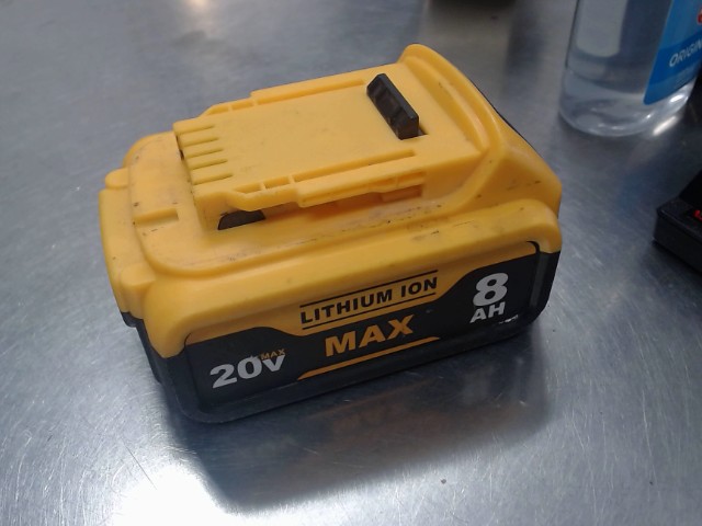 Batt fake dewalt 20v 8ah