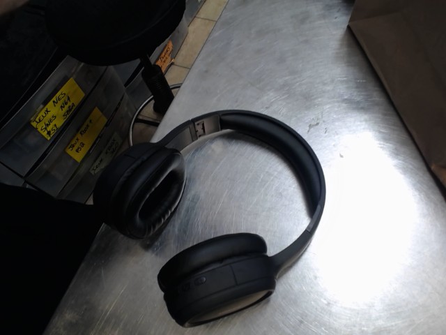 Casque bluetooth noire no chrg