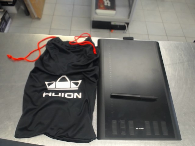 Graphic pen tablet