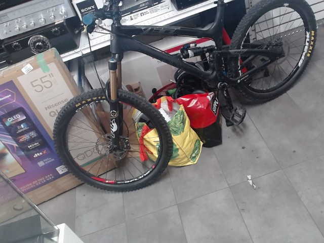 Mountain bike brake +suspension damaged