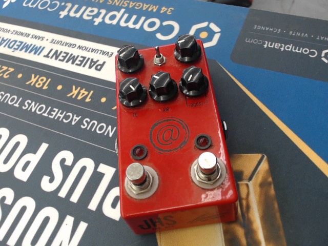 Pedale de distorsion rouge