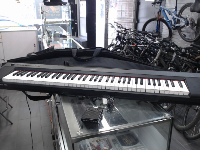 Calvier yamaha avec acc et soft case
