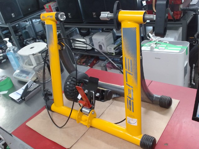 Support entrainement interieur pour velo