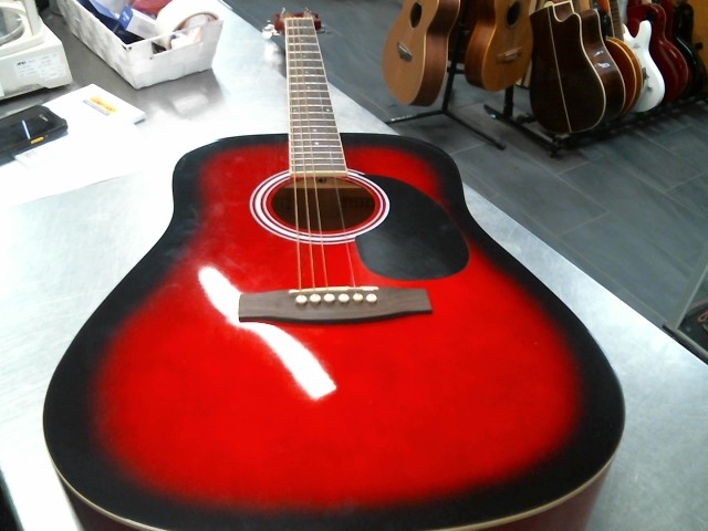 Guit acoustique rouge ds etui mou noir
