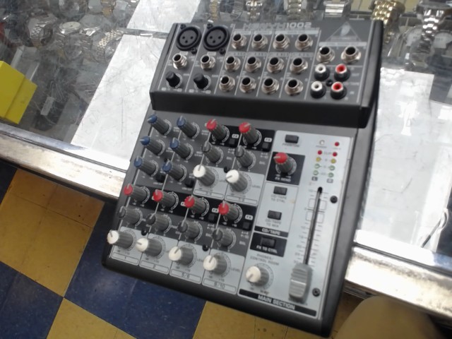 Mixer behringer sans alimentation
