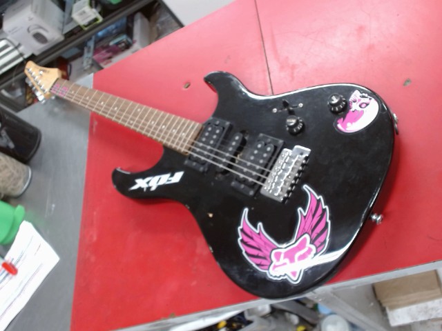 Guitare electrique noire pas d'acc