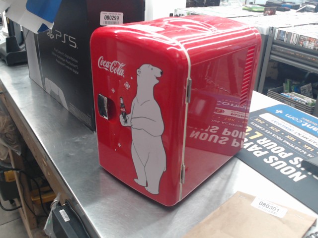 Mini-frigo 'koolatron' polar bear rouge