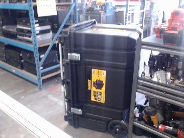 Coffre dewalt roulette(99x59x62cm)