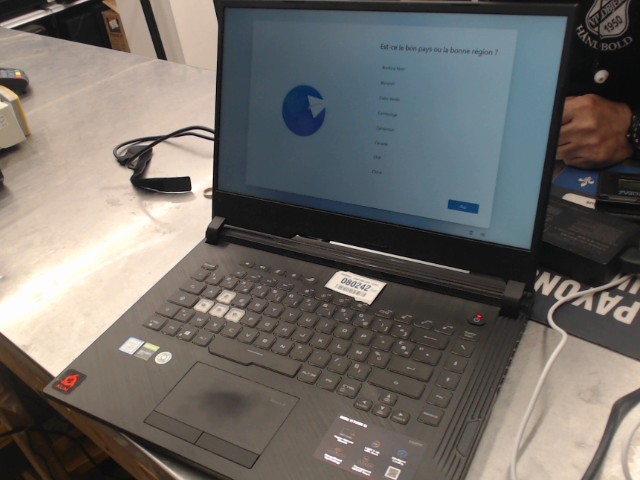 Asus rog intel 7 9750 16gb ram 512 ssd