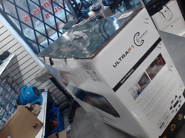 Ultra p1 cinemax projectors