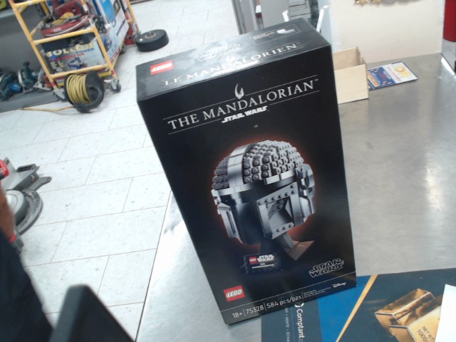 Lego mandalorian helmet