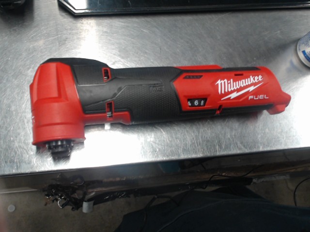 Milwaukee oscillating multi-tool