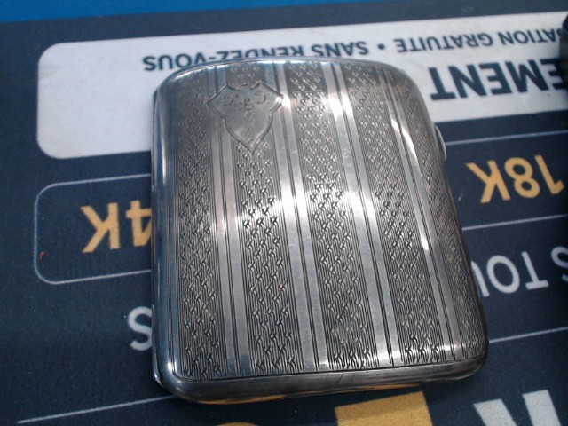 Caisse pour cigarette vieux