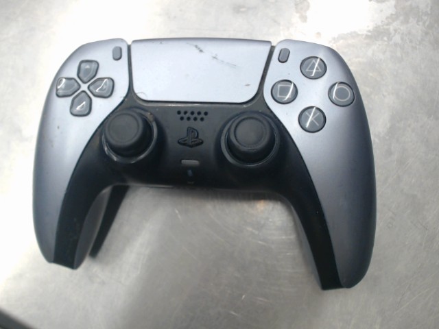Shiny grey scratched controller