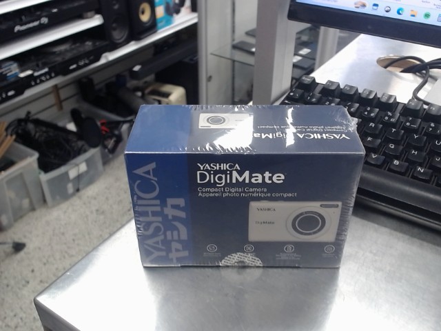 Yashica digimate new