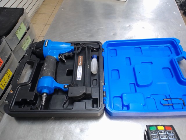 Cloueuse pneumatique + case bleue
