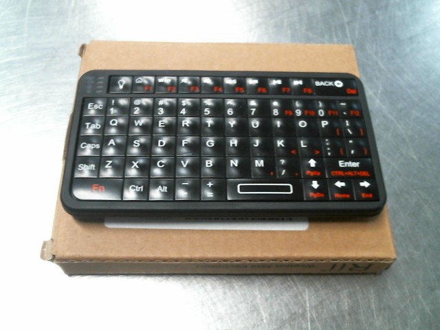 Mini clavier bluthoot dans boite