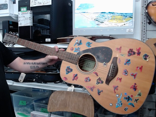 Guitare acoustique pont recoll�