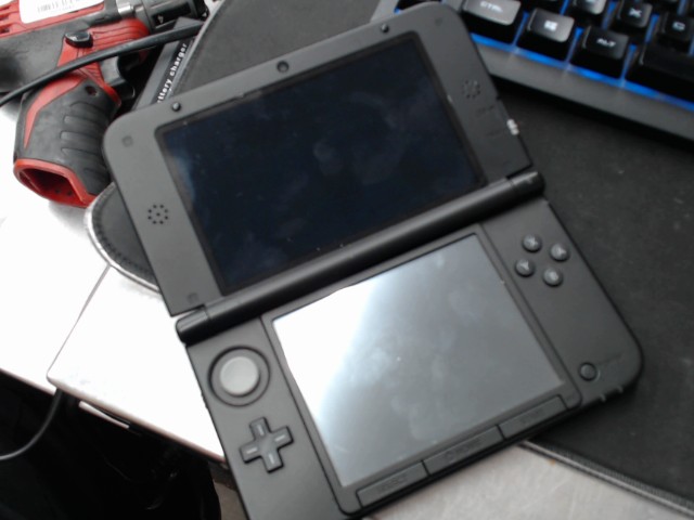 Nintendo 3ds xl rouge sans chargeur