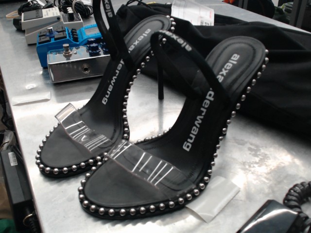 Talon haut point stiletto noir+ billes