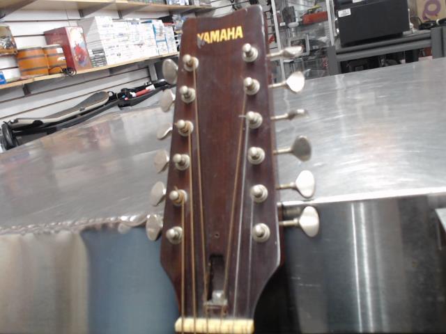 Guitare acoustique 12 cordes(endommager)