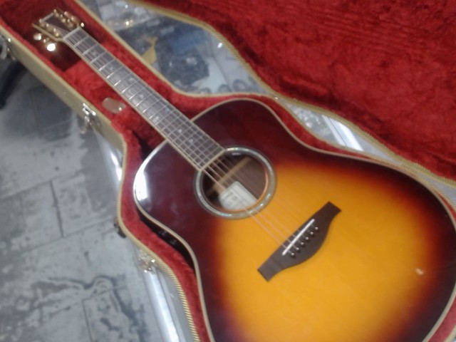 Guitare trans-accoustic 6 codes(case)
