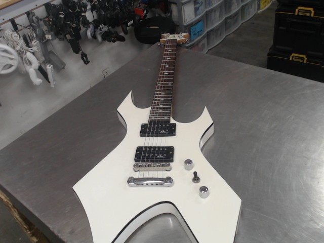 Guitare electrique+case mou