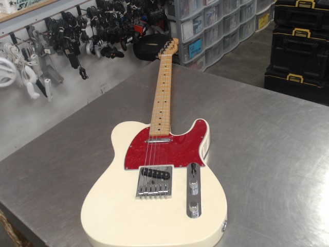 Guitare electrique+case mou(mexique)