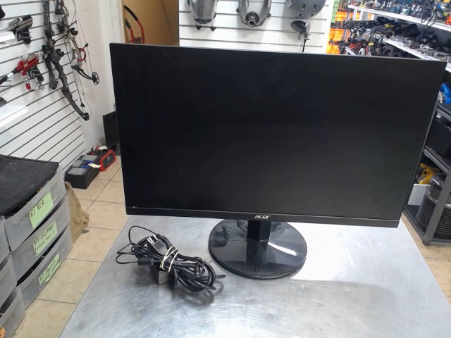 Moniteur 24 pouces + chargeur
