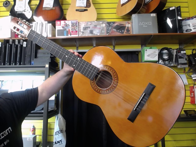Guitare classique cond. moyenne