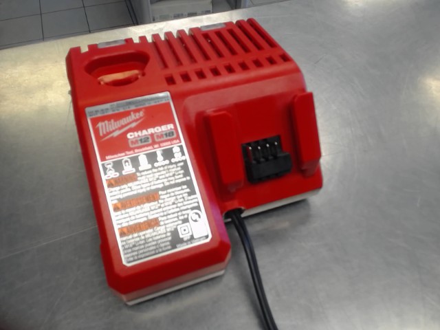 Chargeur milwaukee