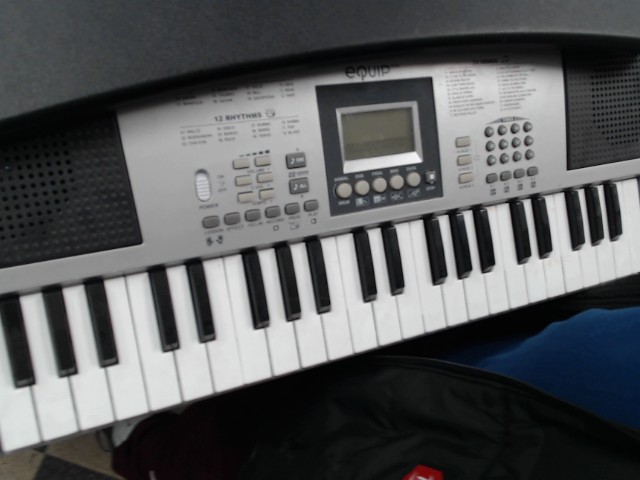 44 keys piano