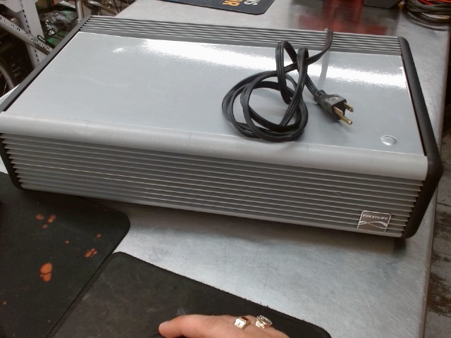 Air cleaner electronique 120v