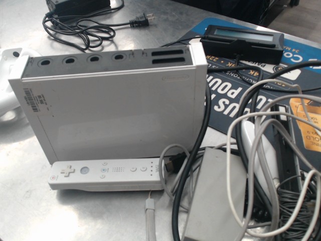 Nintendo wii avec cables et manette