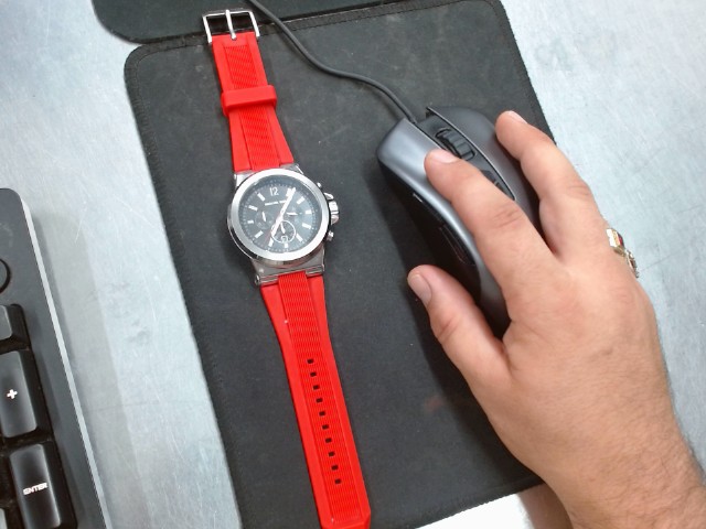 Montre bracelet rouge