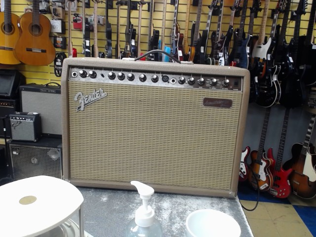 Ampli acoustasonic junior dsp