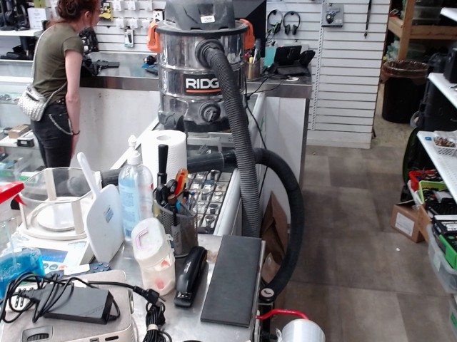 Shop-vac 10 gallons/37litres +tuyau