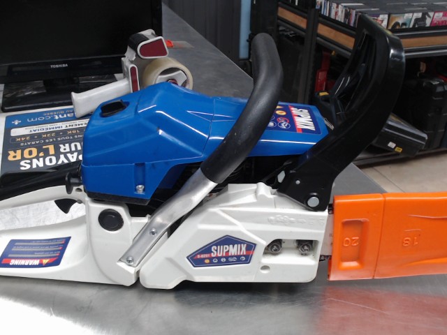 Chainsaw avec cover a gaz
