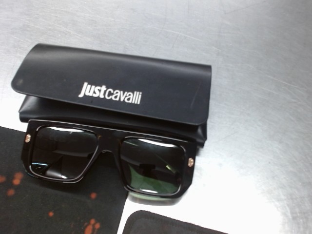 Lunette justcavalli dans case