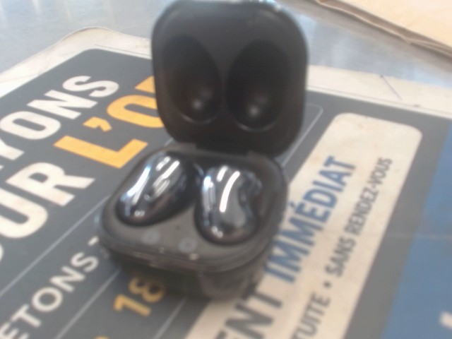 Samsung buds live