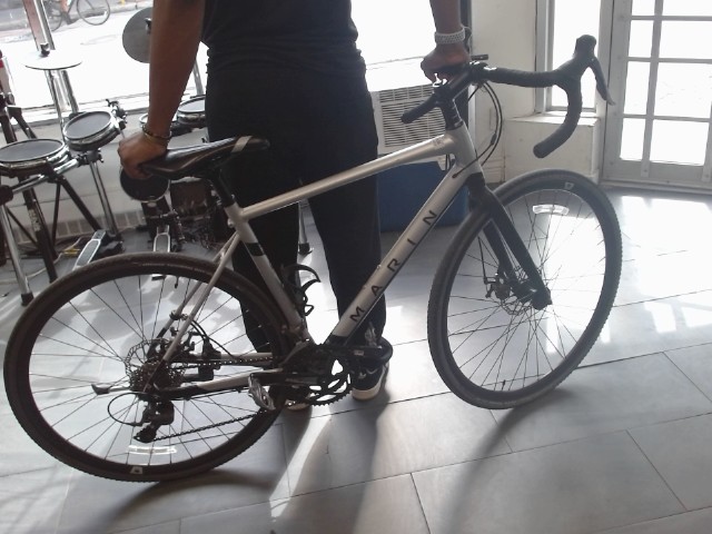 Velo de route marin gestalt 1 gris