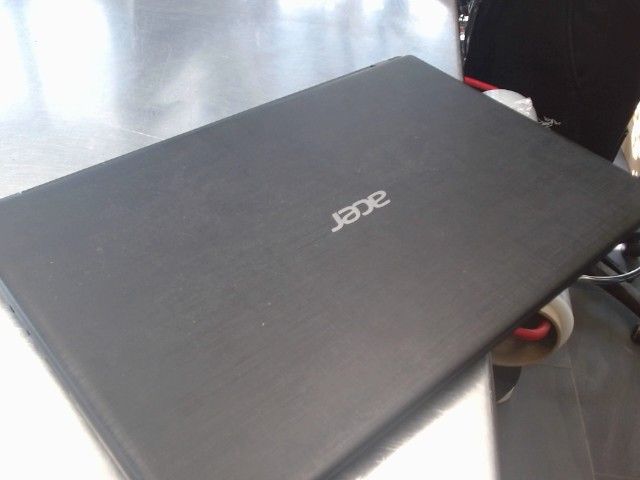 Laptop noir av chargeur