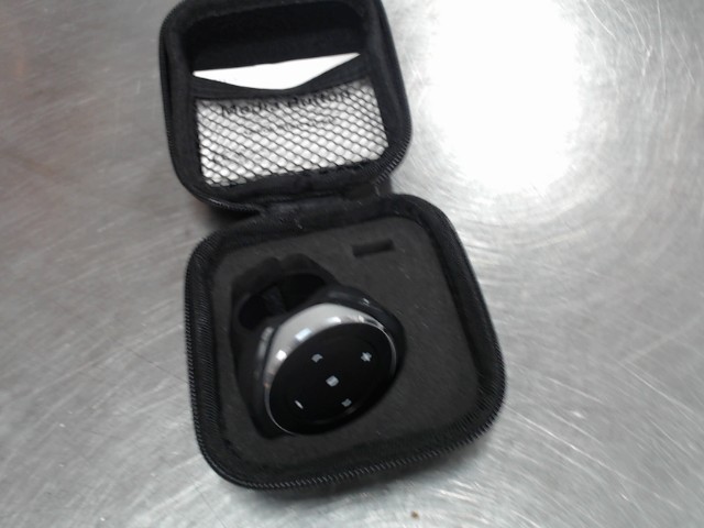 Bouton media pour volant