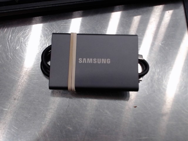 Disque dur externe ssd 1tb+acc