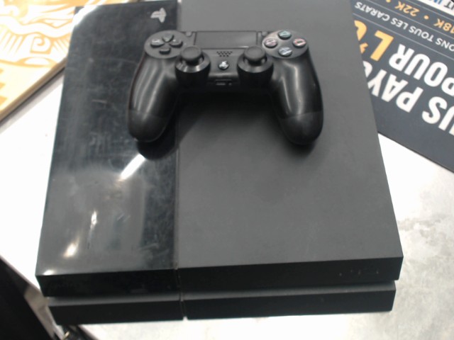 Console ps4 reg scratch on top +cables