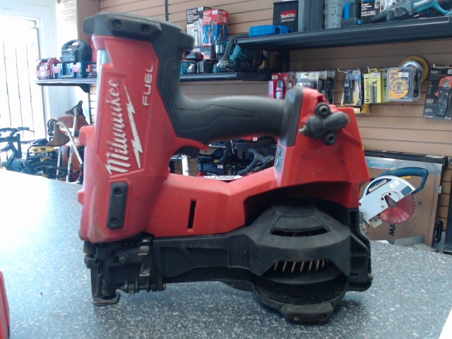 Coil roofing nailer dans sac
